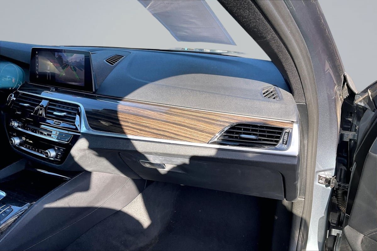 Used 2019 BMW 540i w/ Executive Package RWD image 17