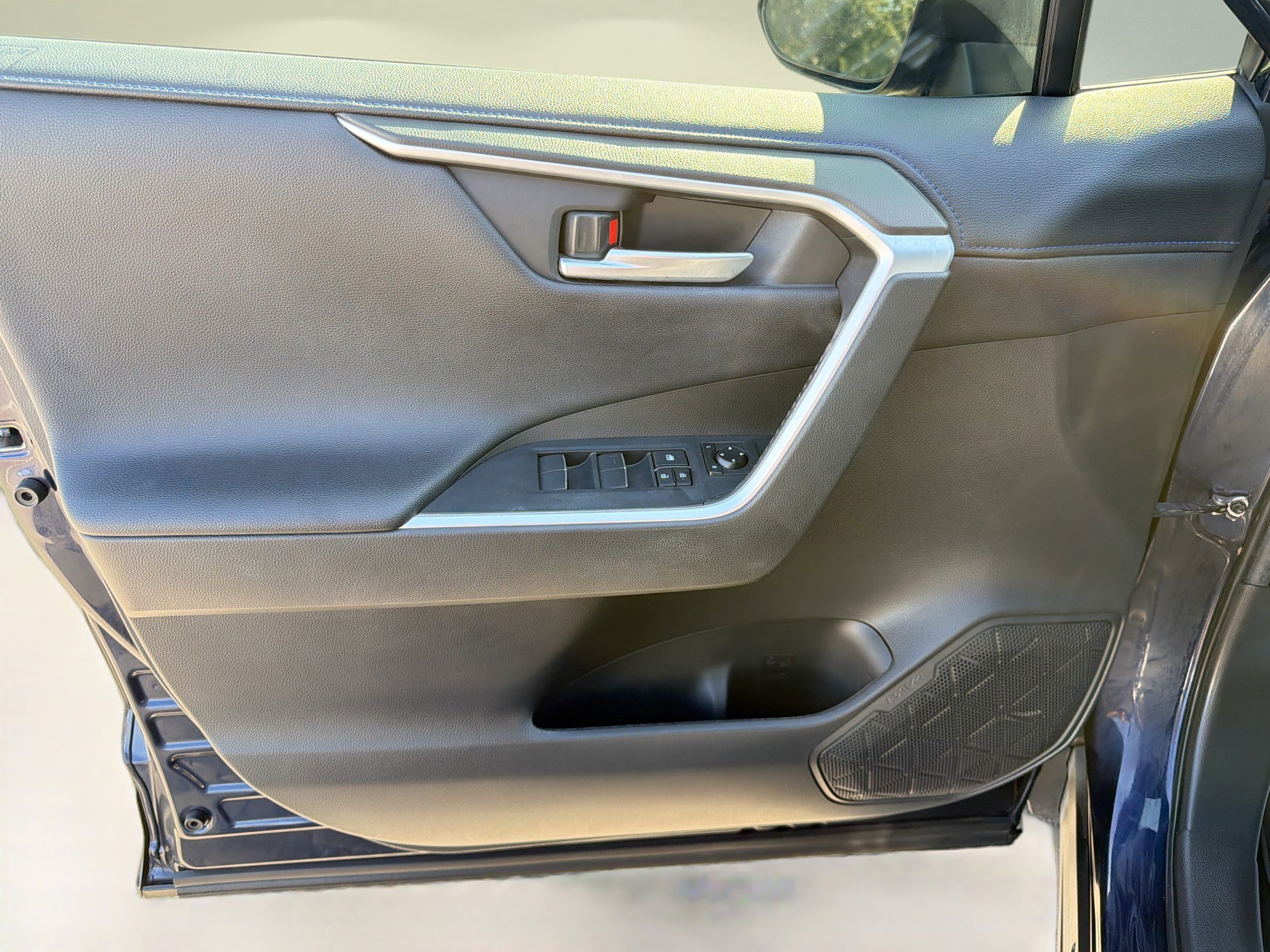 Used 2020 Toyota RAV4 XSE image 22