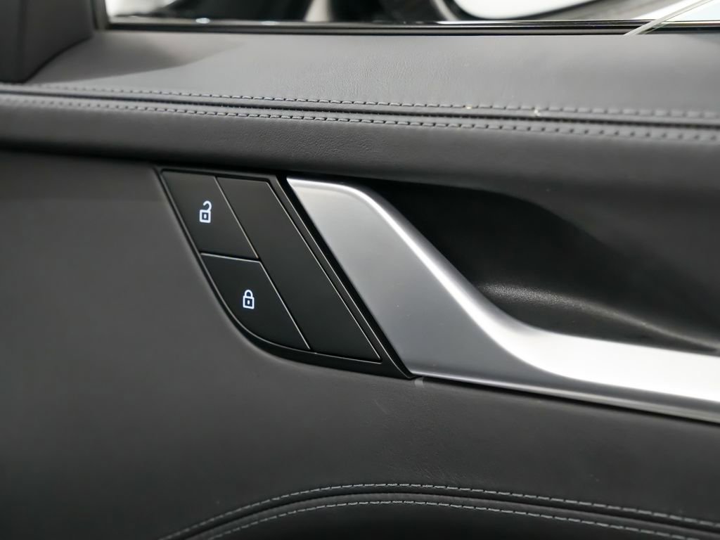 Used 2023 Porsche 911 Turbo image 15