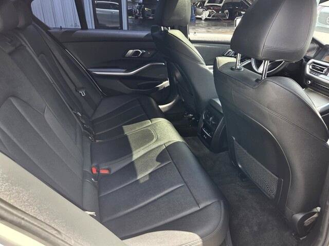 Used 2021 BMW 330i Sedan w/ M Sport Package RWD image 24
