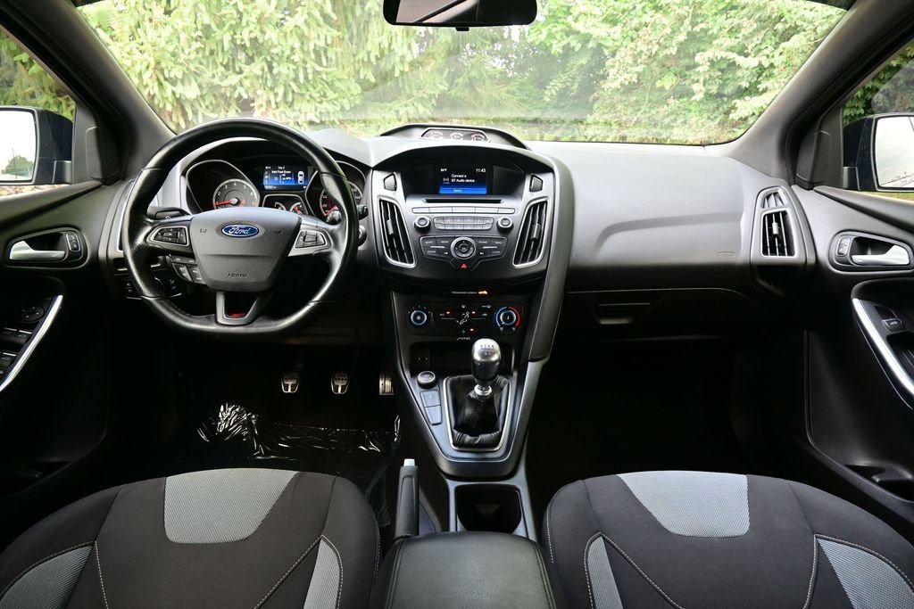 Used 2015 Ford Focus ST FWD image 33