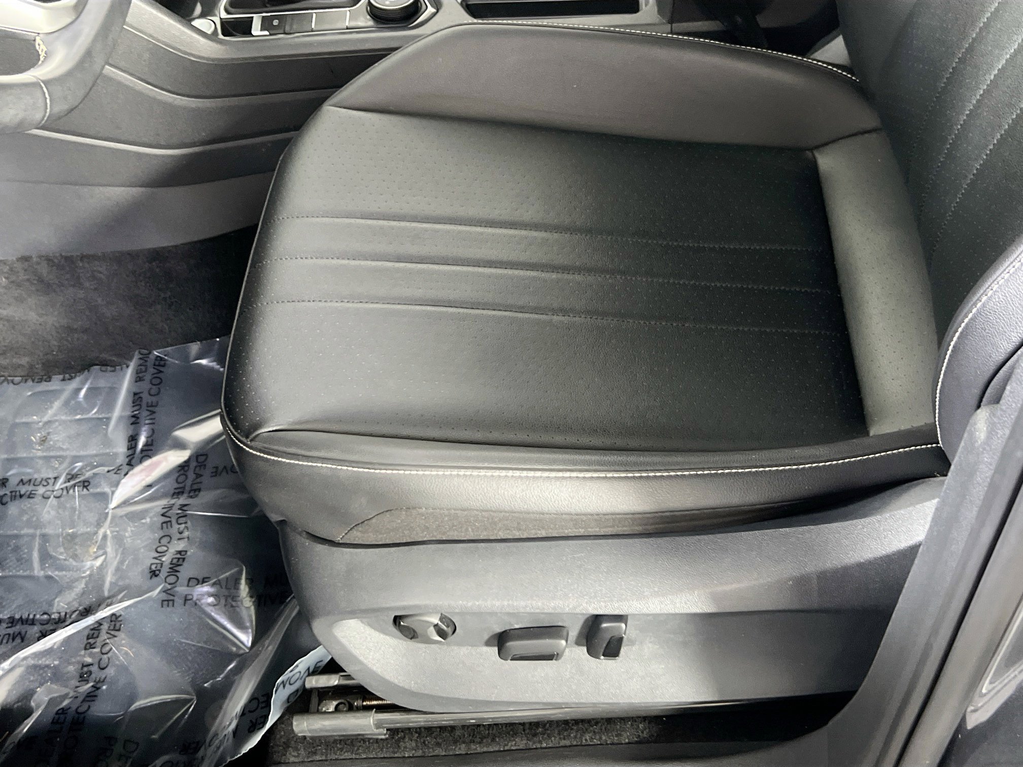 Used 2022 Volkswagen Tiguan SE image 18