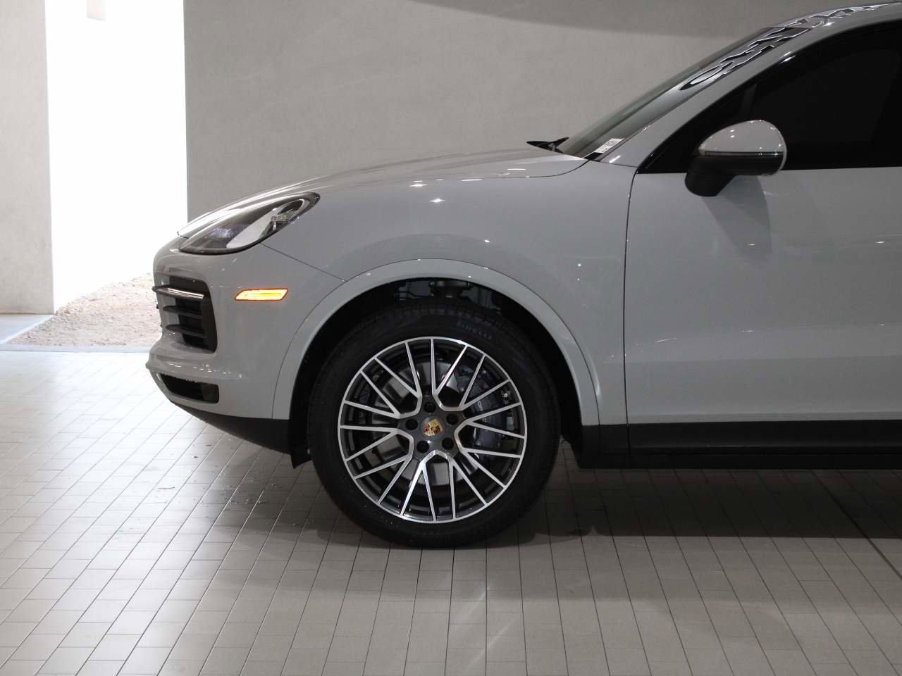 Used 2022 Porsche Cayenne image 4
