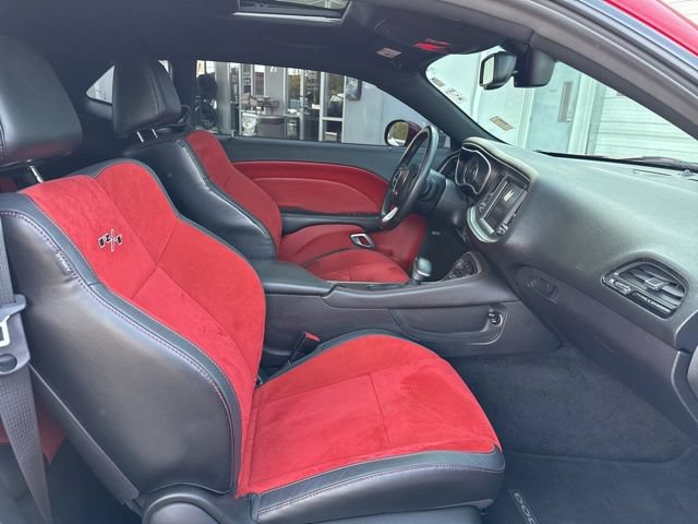 Used 2015 Dodge Challenger R/T Plus RWD image 10