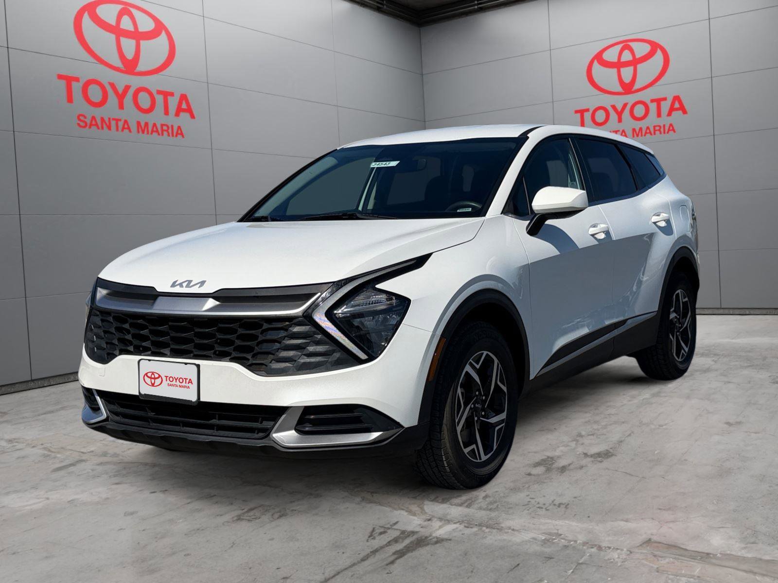 Used 2023 Kia Sportage LX image 9