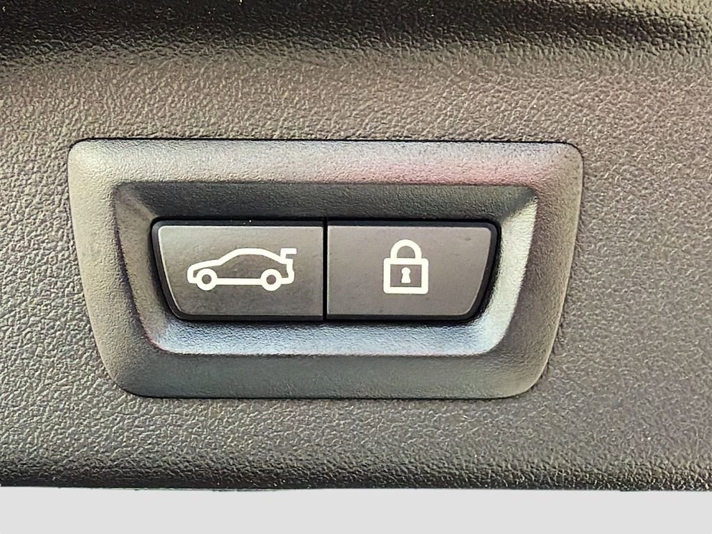 Used 2022 BMW X7 M50i w/ Executive Package image 14