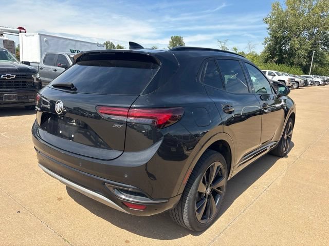 Used 2022 Buick Envision Essence w/ Sport Touring Package AWD/4WD image 3