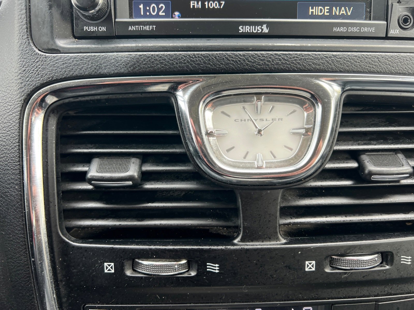 Used 2015 Chrysler Town & Country Touring image 24