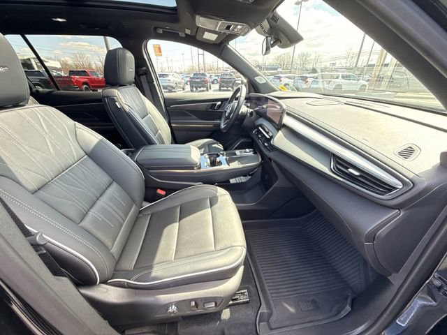 Used 2025 Buick Enclave Avenir image 29