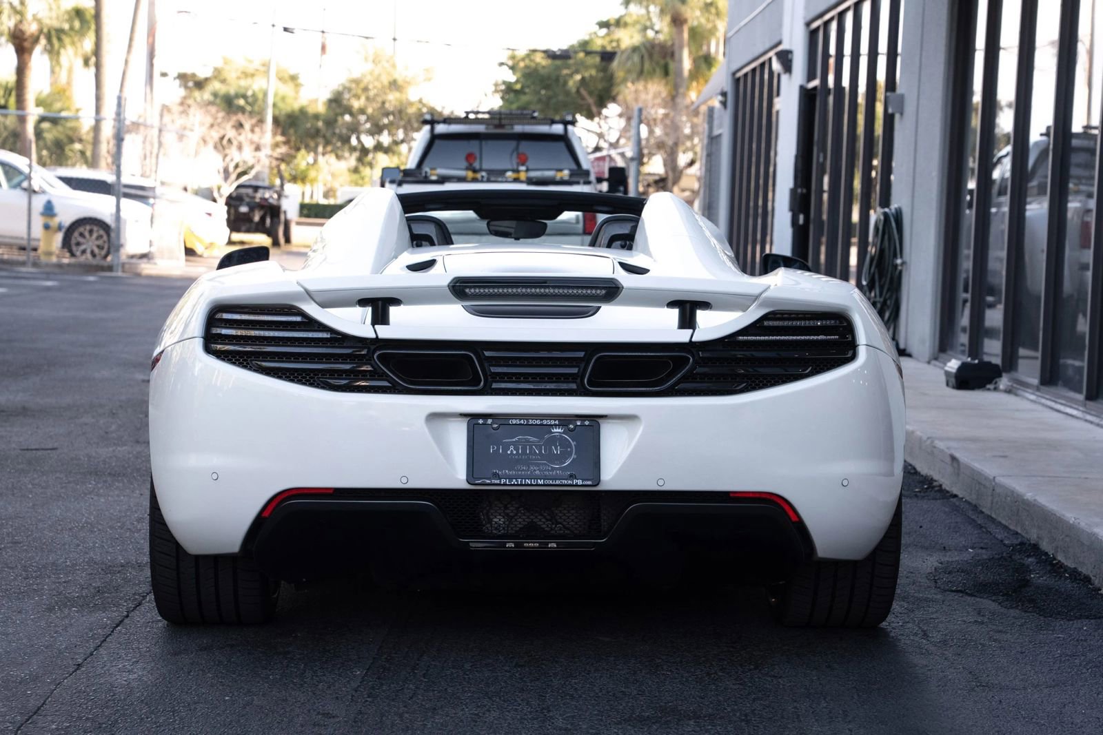 Used 2013 McLaren MP4-12C Spider RWD image 15