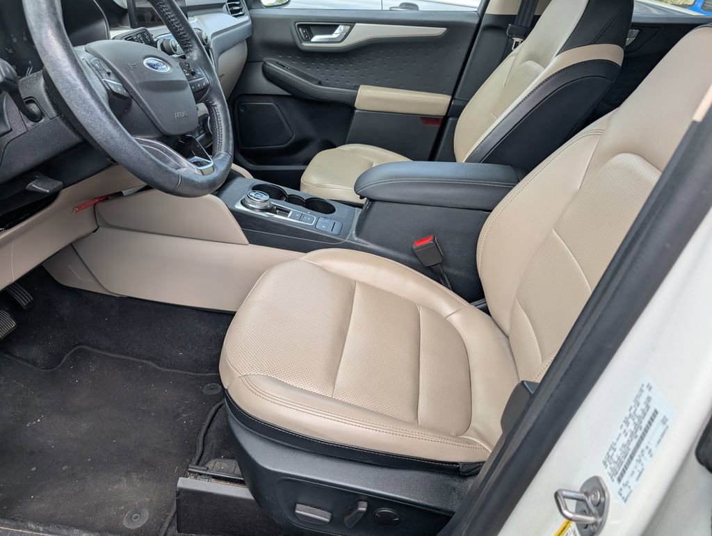 Used 2020 Ford Escape SEL image 9