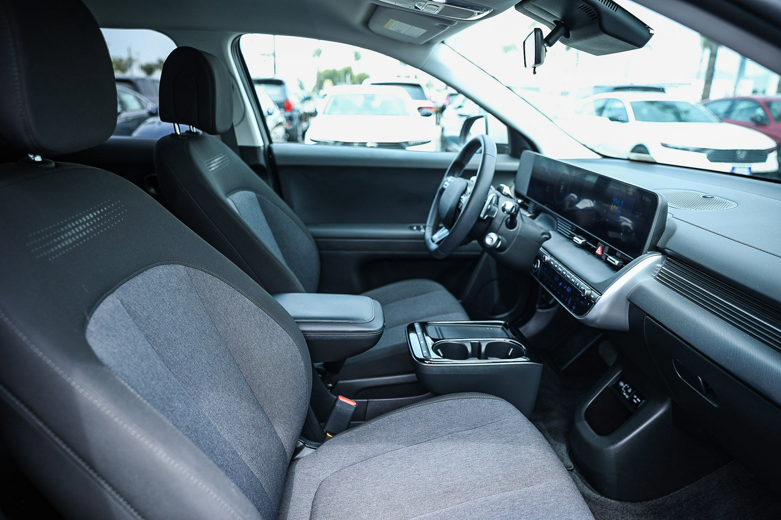 Used 2025 Hyundai Ioniq 5 SE image 21