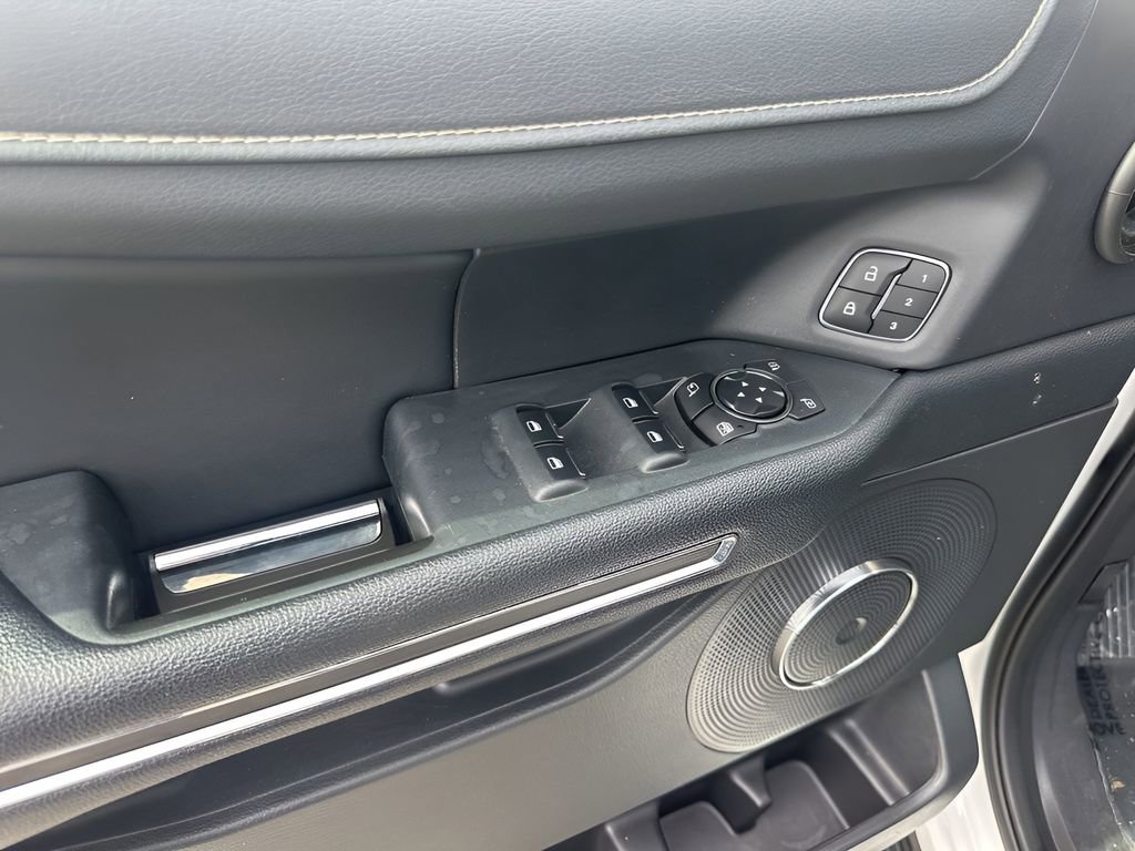 Used 2024 Ford Expedition Max XLT image 28