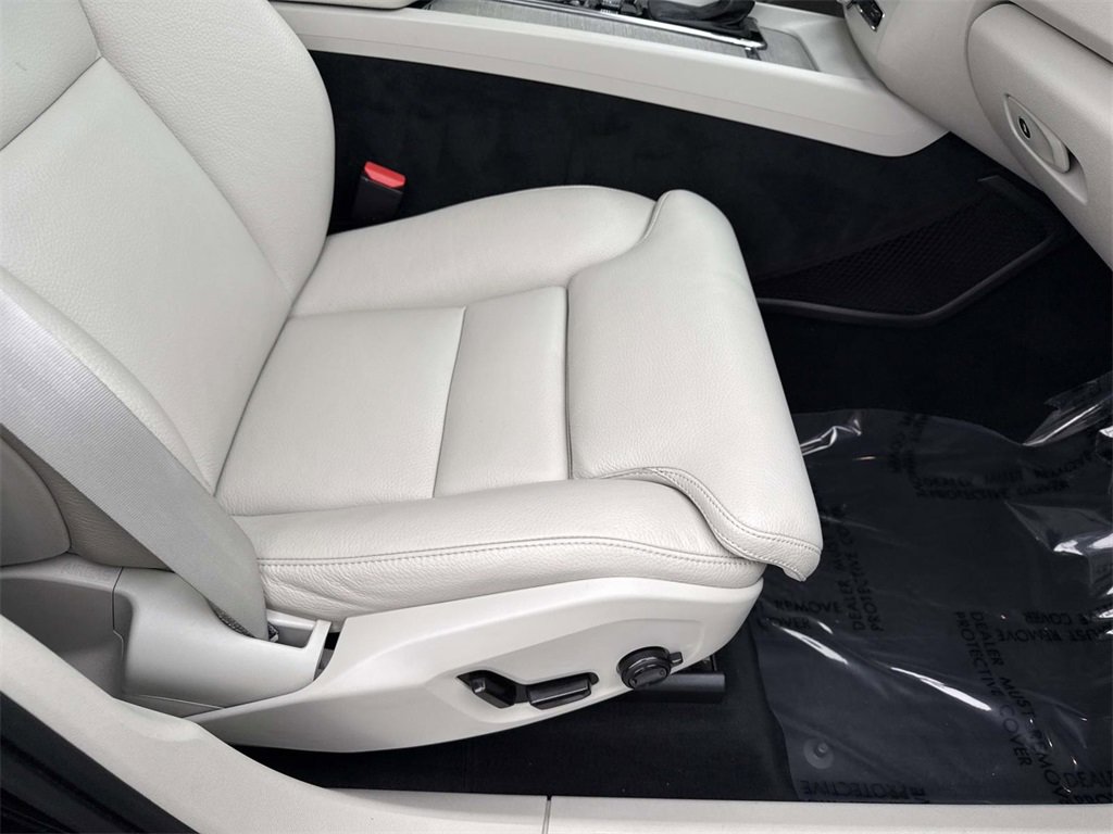 Used 2020 Volvo XC60 T6 Inscription w/ Protection Package Premier image 12