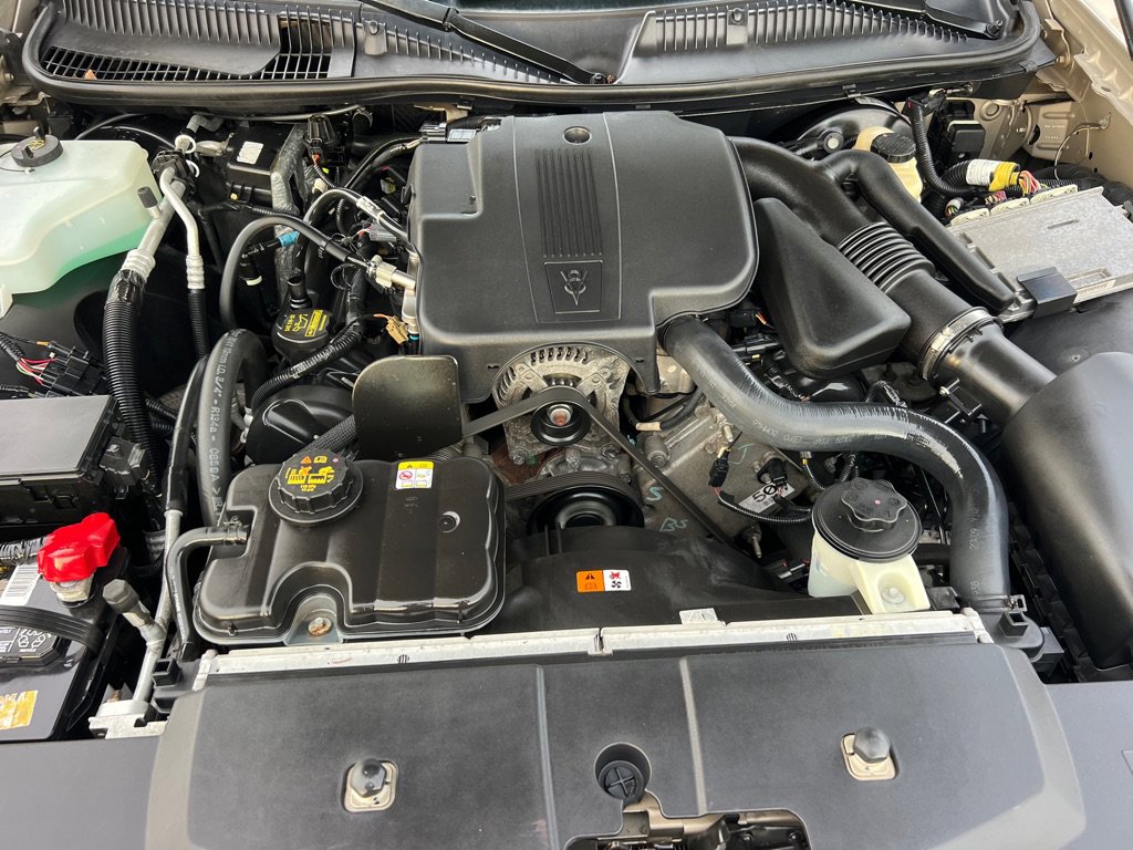 Used 2009 Lincoln Town Car Signature Limited image 37