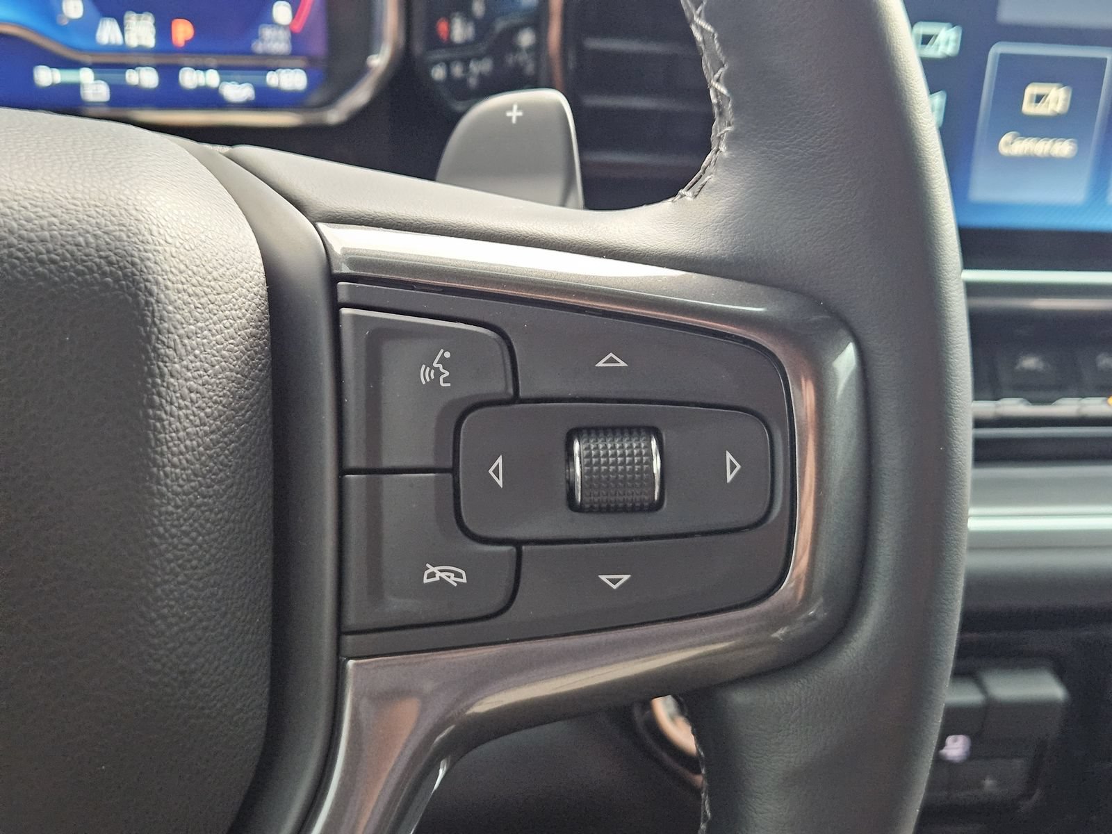 Certified 2025 Chevrolet Silverado 1500 High Country w/ Midnight Edition AWD/4WD image 25