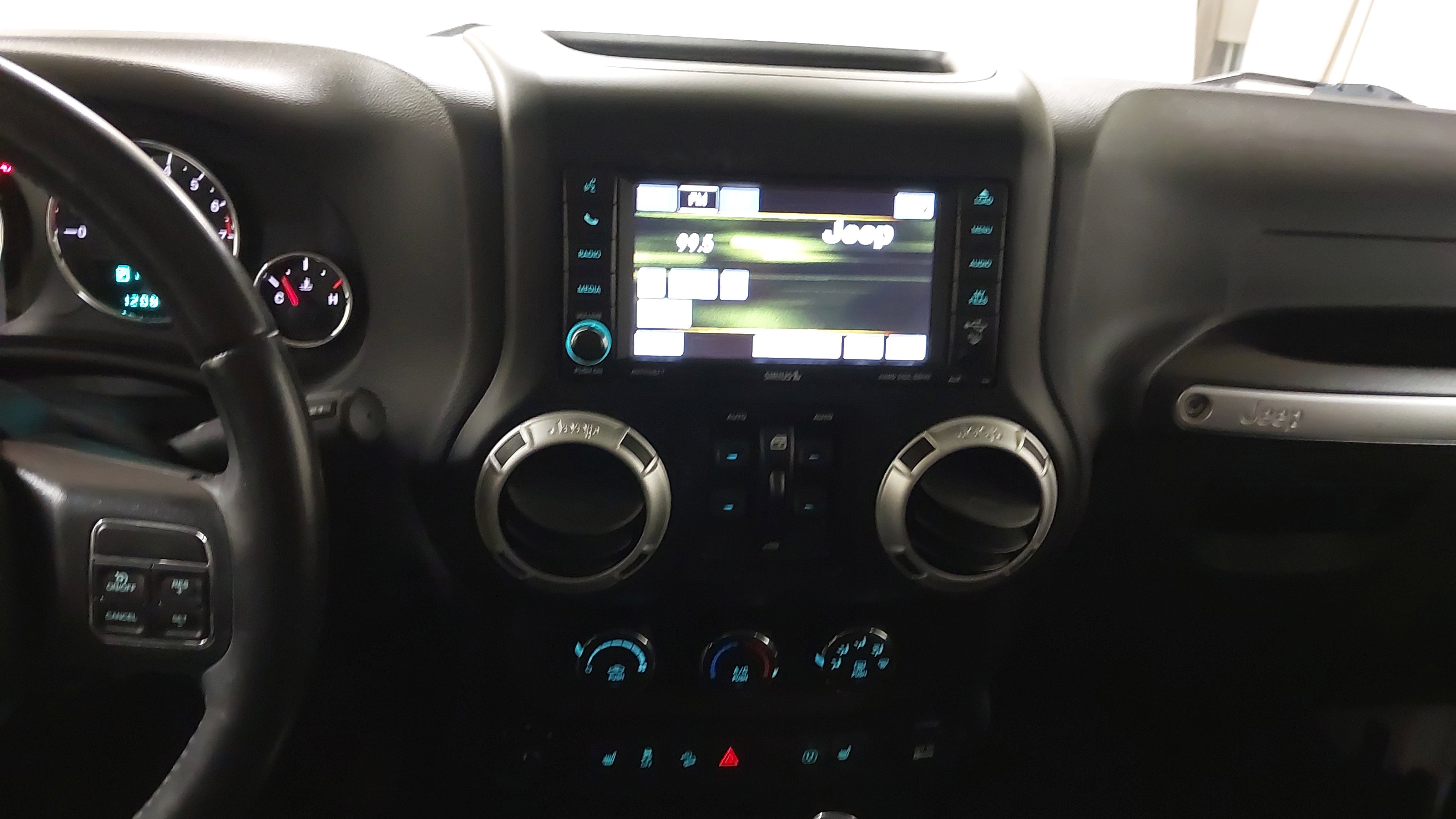 Used 2017 Jeep Wrangler Unlimited Sahara w/ Dual Top Group image 20