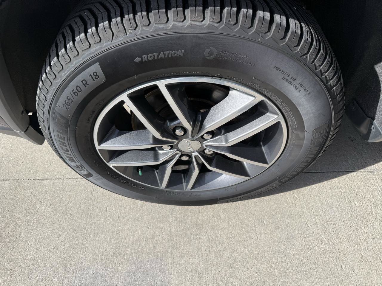 Used 2018 Jeep Grand Cherokee Limited AWD/4WD image 8