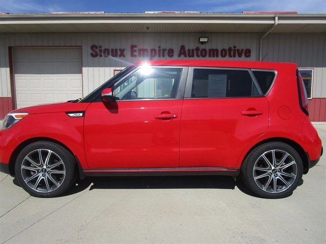 Used 2018 Kia Soul ! image 2