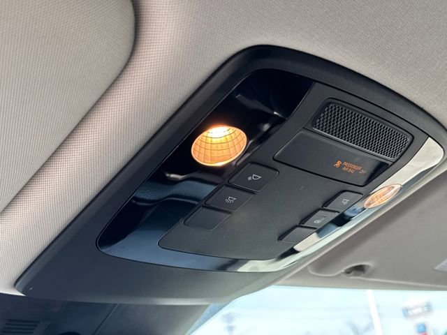 Used 2022 Kia Carnival LX image 26