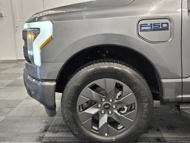 New 2025 Ford F150 Lightning Flash AWD/4WD image 10
