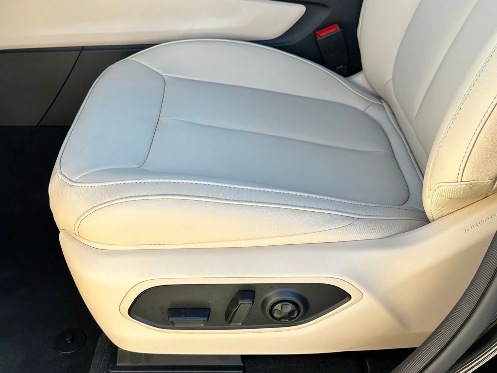 Used 2024 Jeep Grand Cherokee Limited 4xe w/ MOPAR Finishing Package AWD/4WD image 25