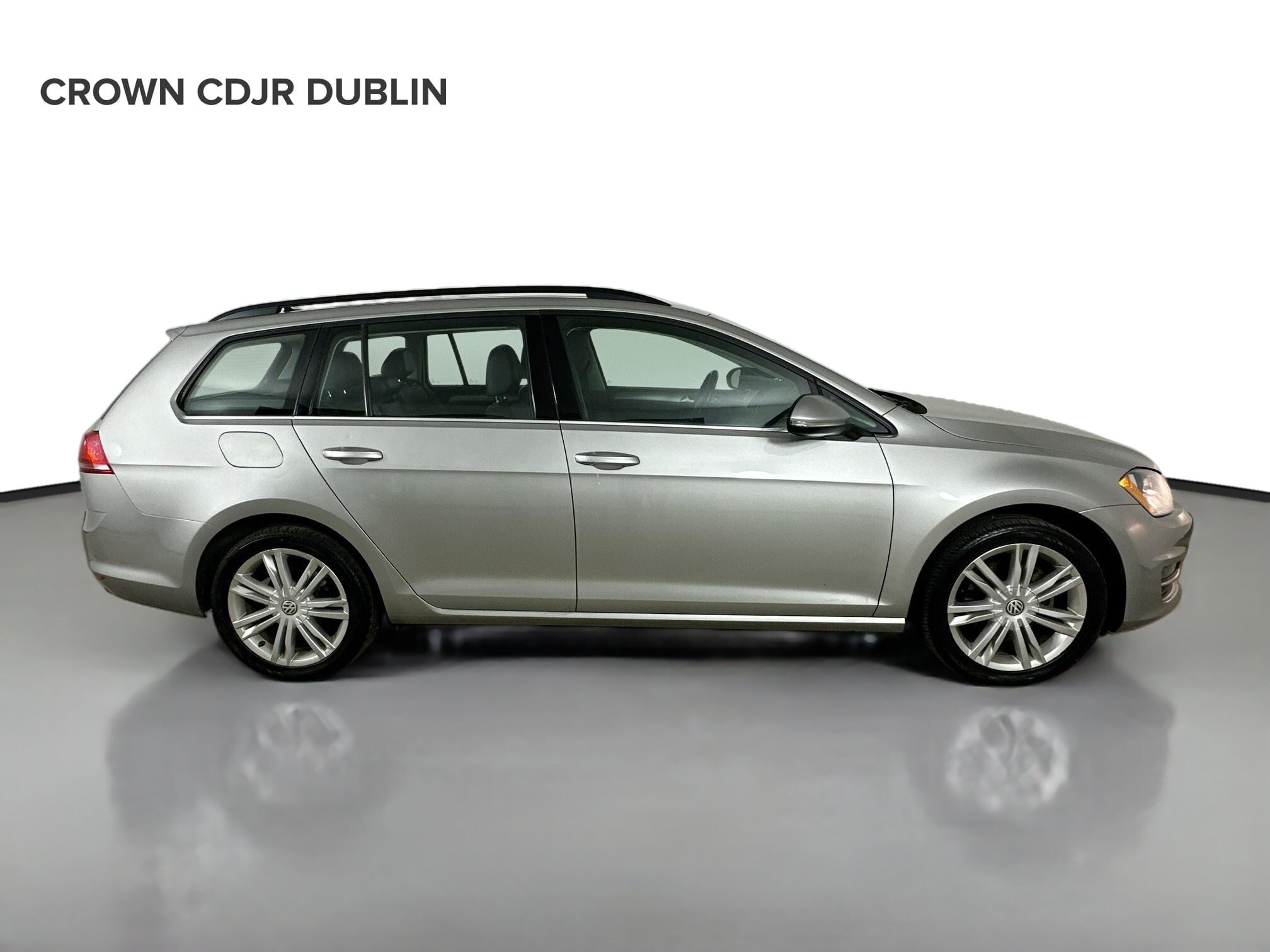 Used 2015 Volkswagen Golf TDI SE FWD image 4