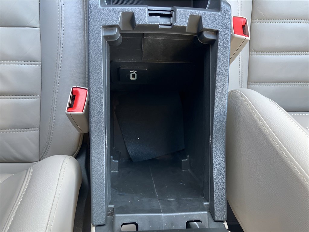 Used 2018 Ford Escape Titanium w/ Ford Safe & Smart Package image 28