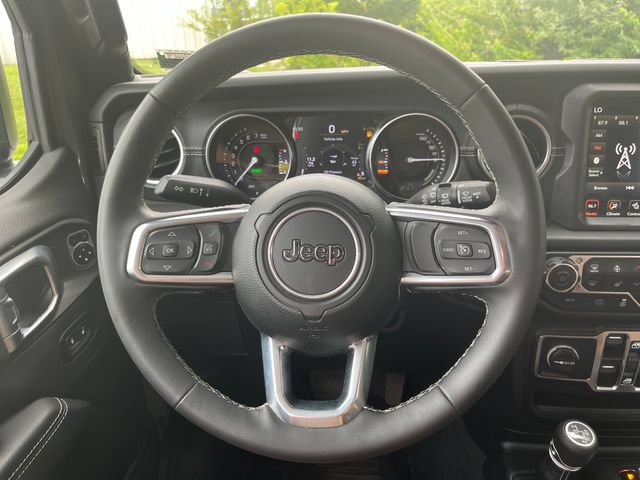 Used 2023 Jeep Wrangler Unlimited Sahara w/ Cold Weather Group AWD/4WD image 14