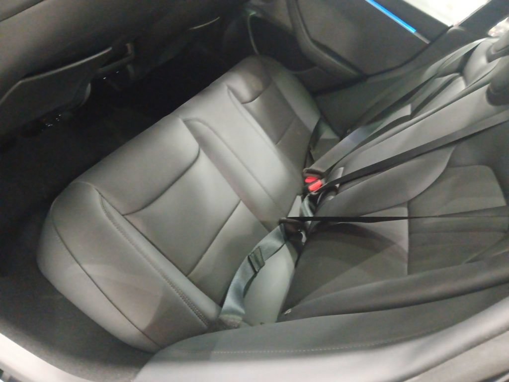 Used 2025 Tesla Model 3 RWD image 5