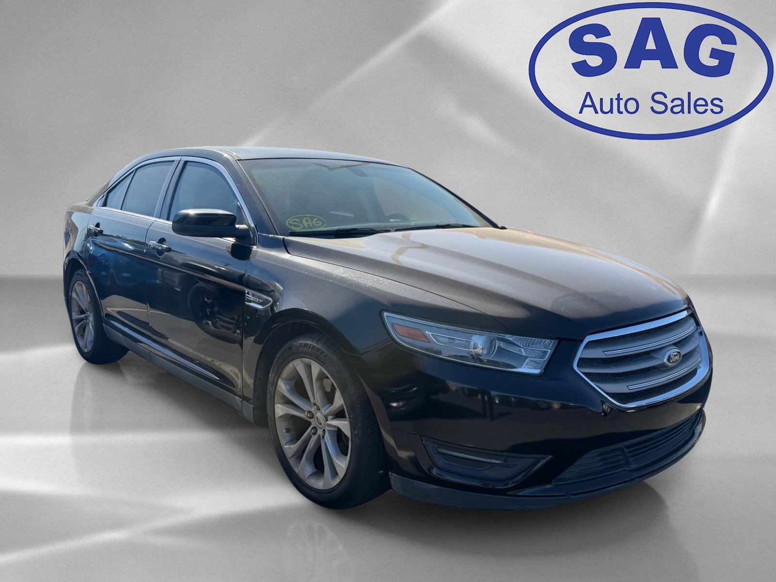 Used 2013 Ford Taurus SEL FWD image 2