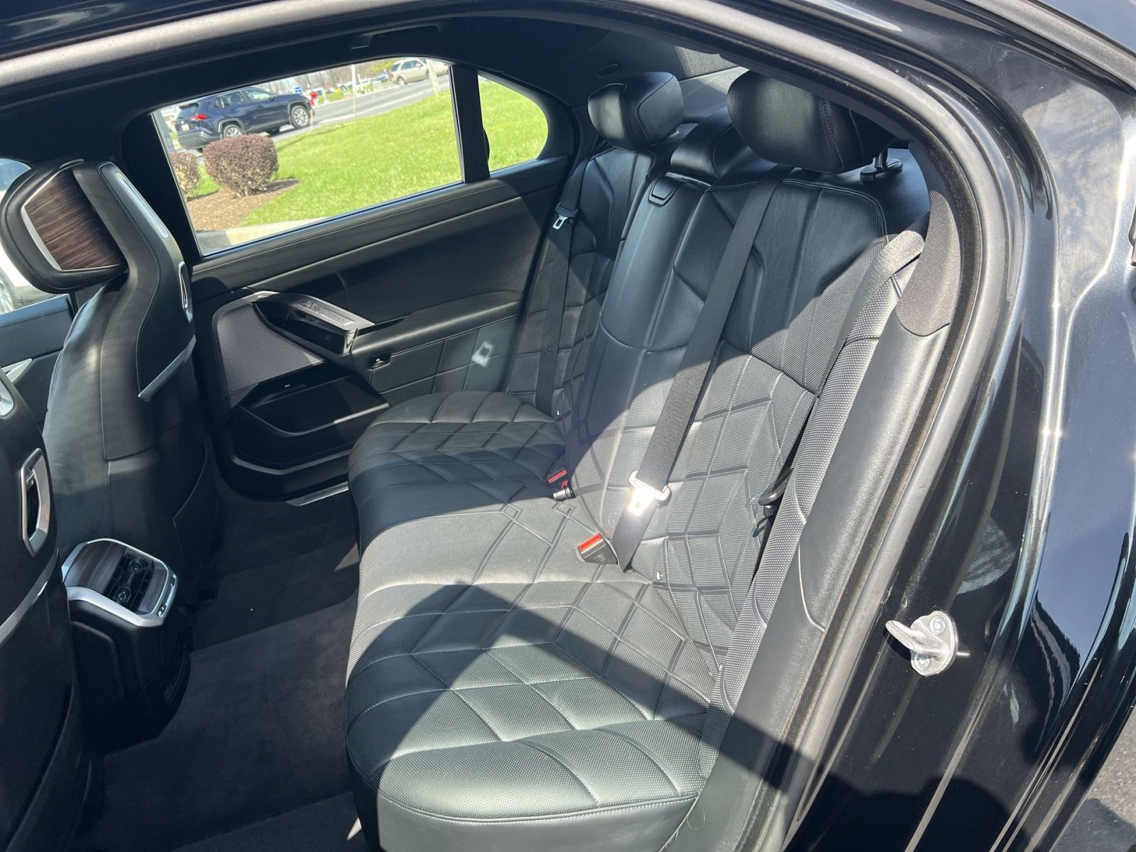 Used 2023 BMW 760i xDrive image 24