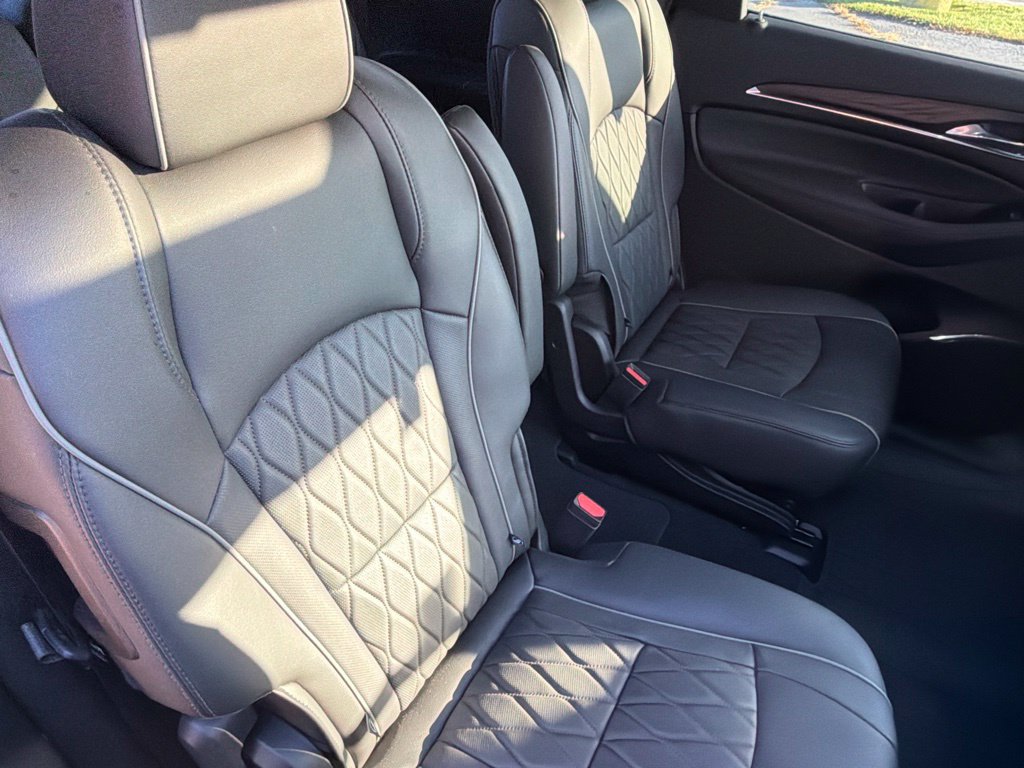 Used 2023 Buick Enclave Avenir w/ Avenir Technology Package AWD/4WD image 18