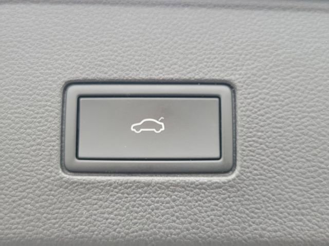 Used 2024 Volkswagen Atlas SE AWD/4WD image 10