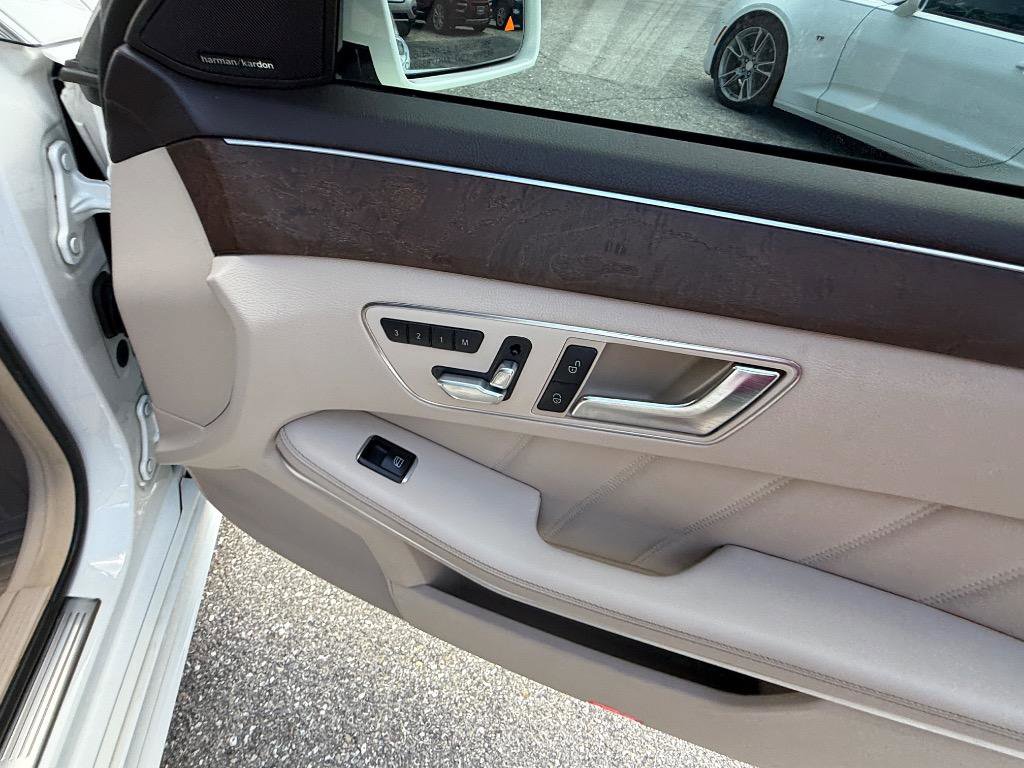 Used 2014 Mercedes-Benz E 350 Sedan image 17