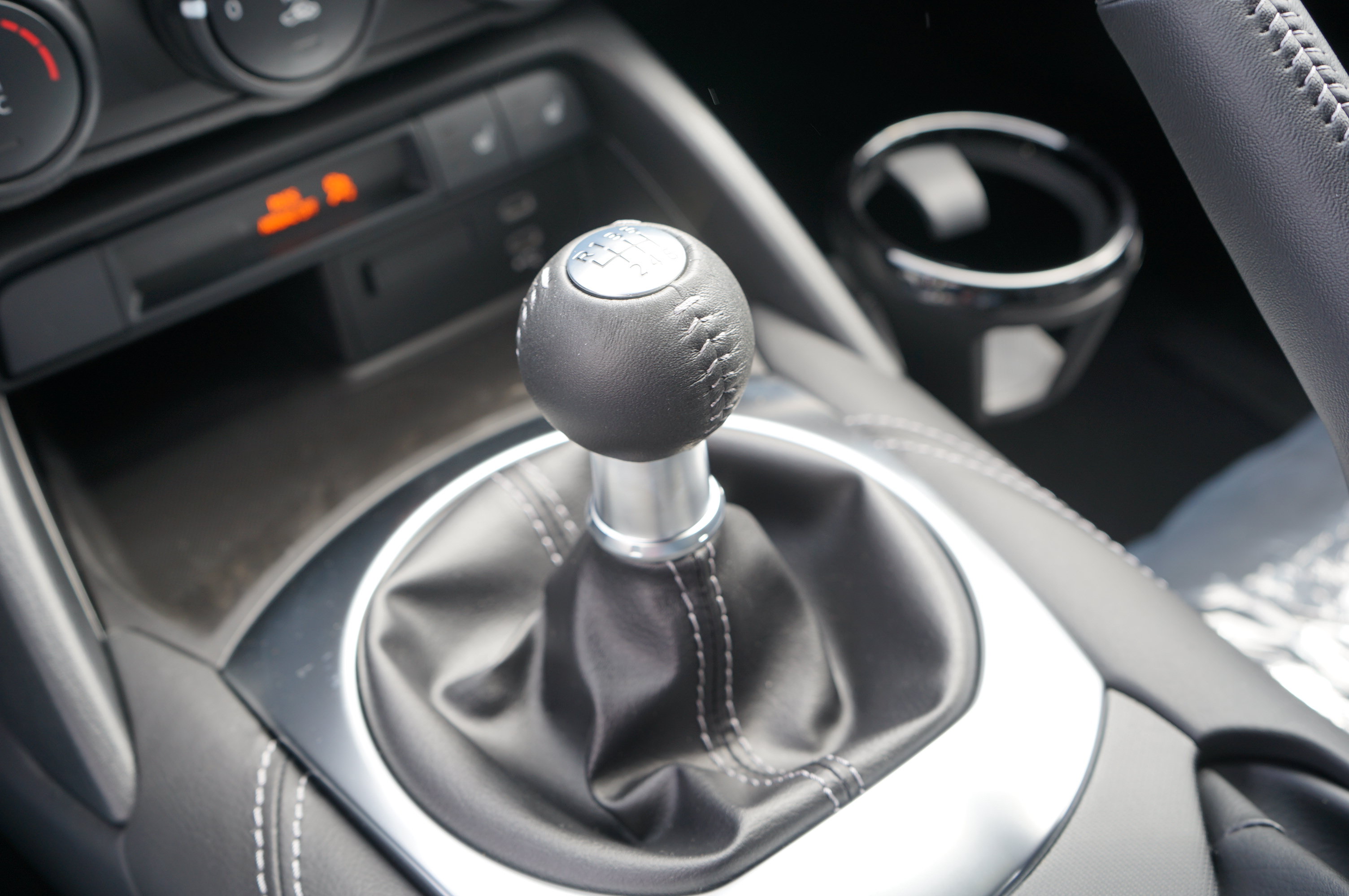 New 2026 MAZDA MX-5 Miata Club w/ Appearance Package RWD image 19