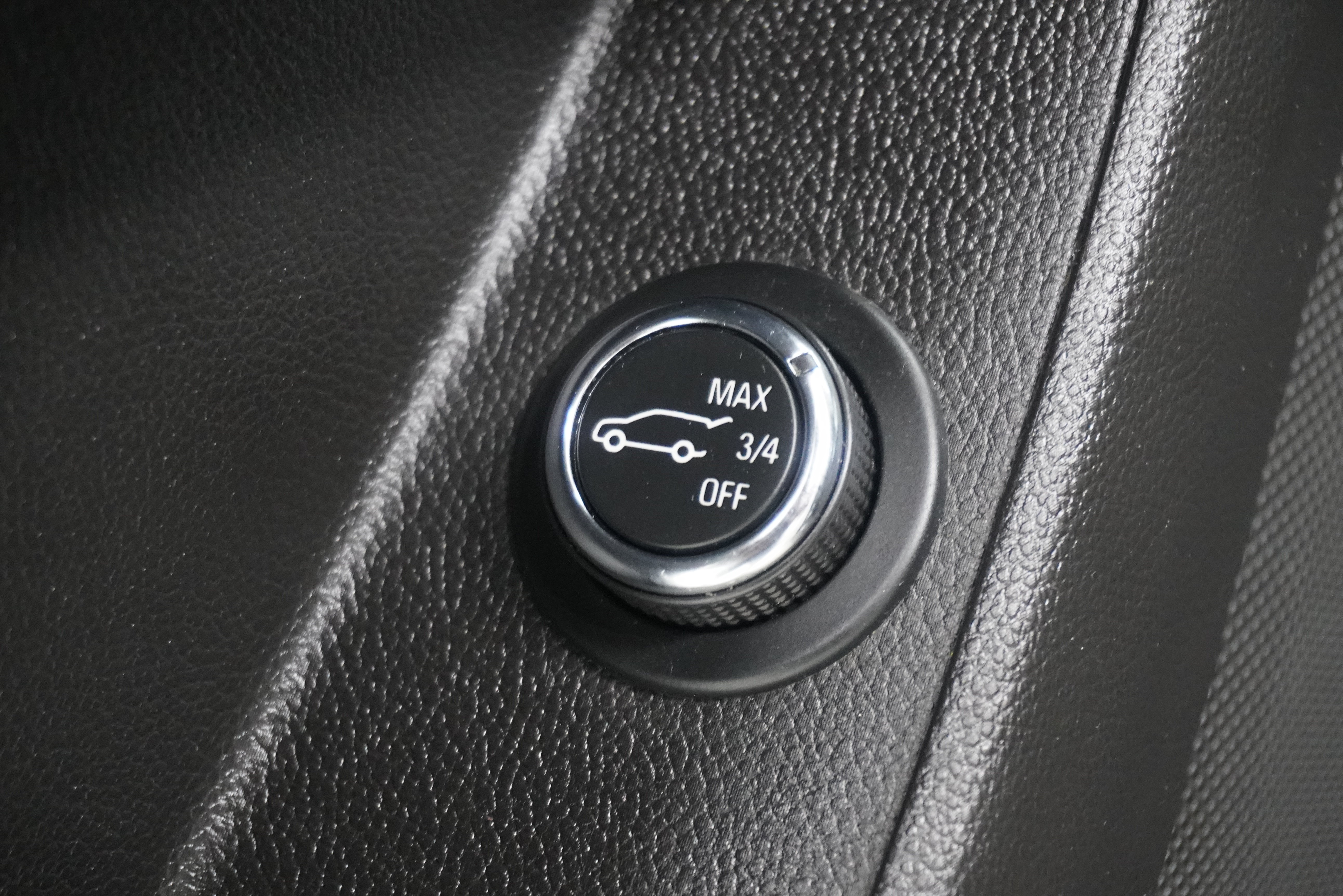 Used 2020 Chevrolet Traverse LT FWD image 27