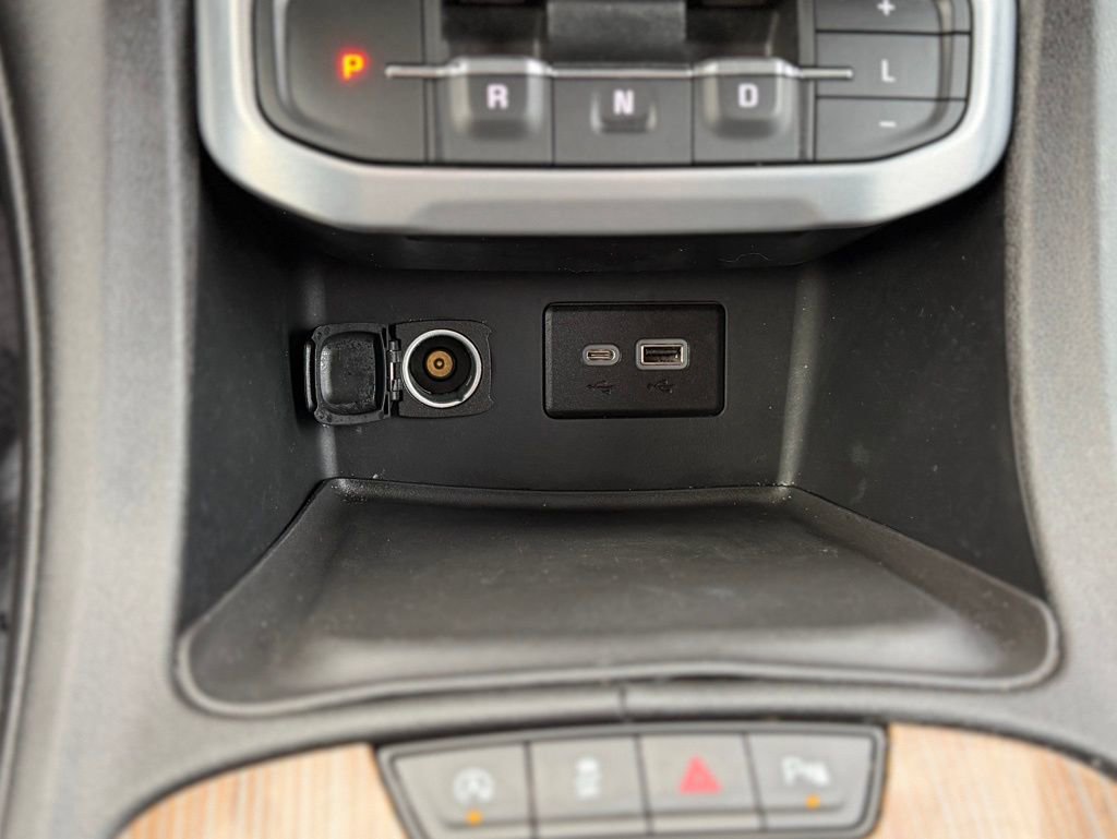 Used 2021 GMC Acadia SLE w/ Driver Convenience Package image 19