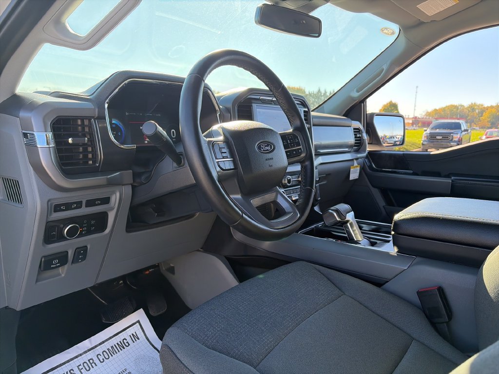 Used 2024 Ford F150 Lightning XLT AWD/4WD image 16