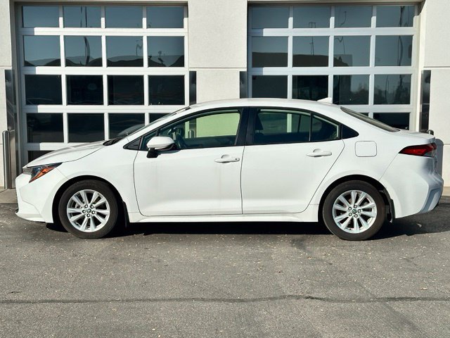 Used 2023 Toyota Corolla LE w/ LE Convenience Package FWD image 3