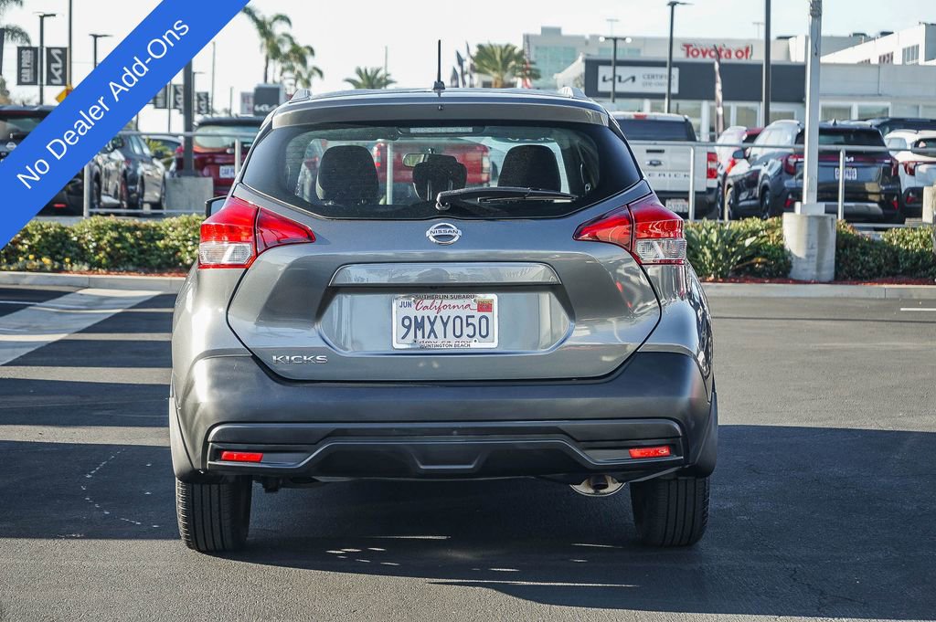 Used 2018 Nissan Kicks S image 6