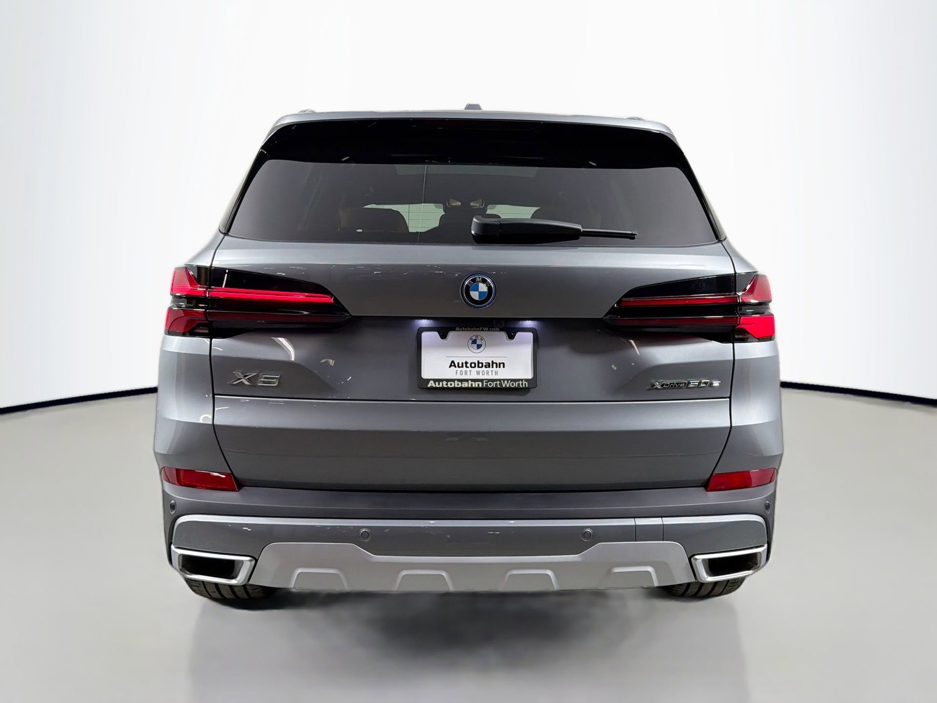 New 2026 BMW X5 xDrive50e image 6