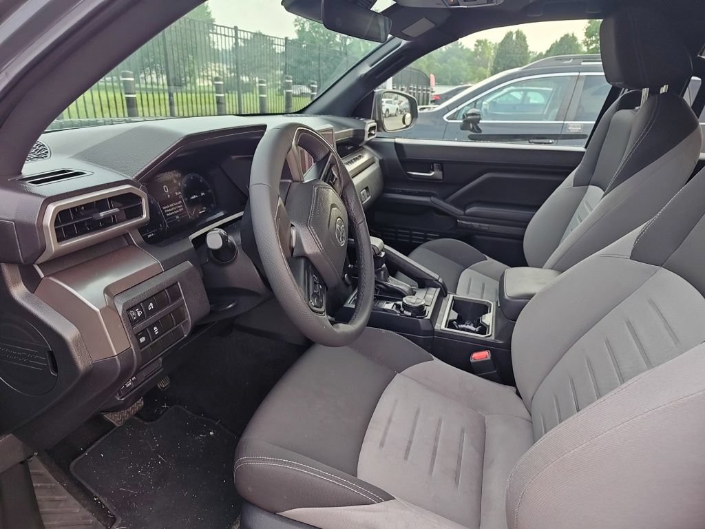 Used 2024 Toyota Tacoma TRD Off-Road AWD/4WD image 9