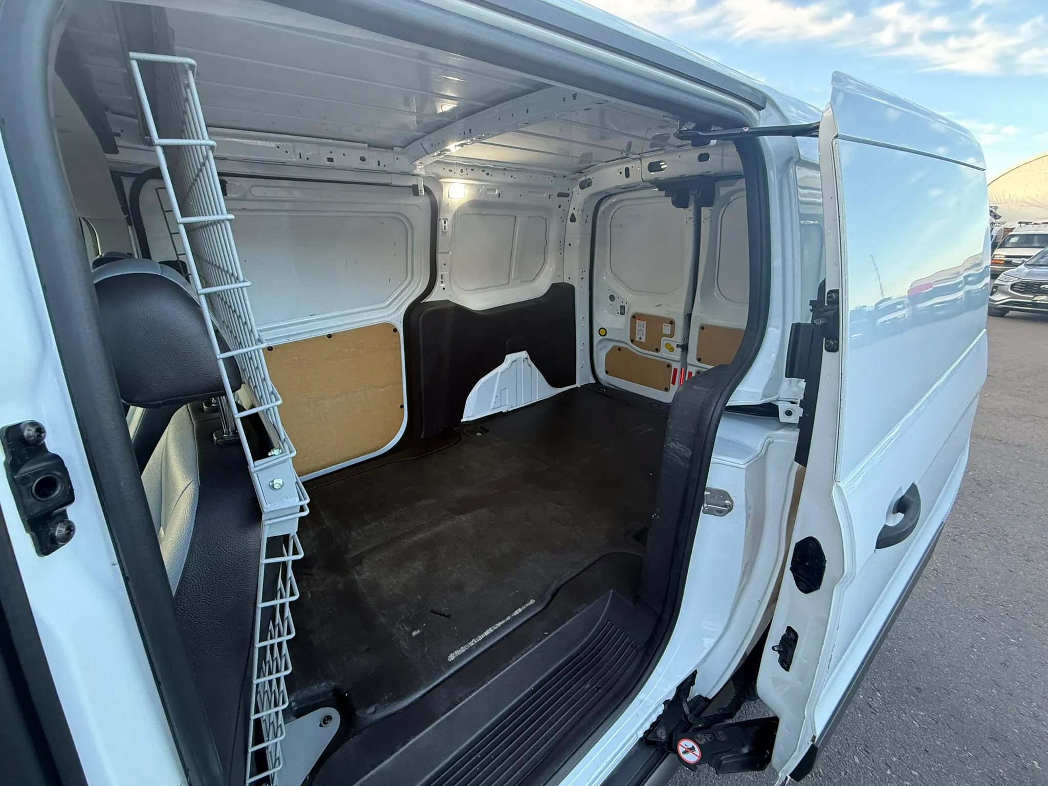Used 2018 Ford Transit Connect XL FWD image 16