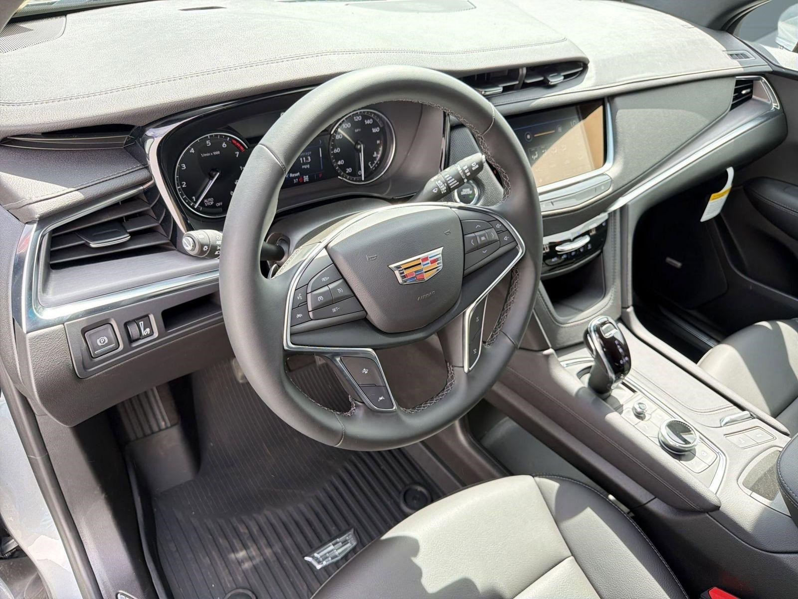 New 2026 Cadillac XT5 Luxury w/ LPO, Floor Liner Package AWD/4WD image 4