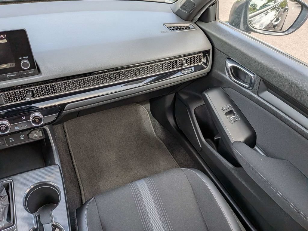 Used 2025 Honda Civic Sport image 15