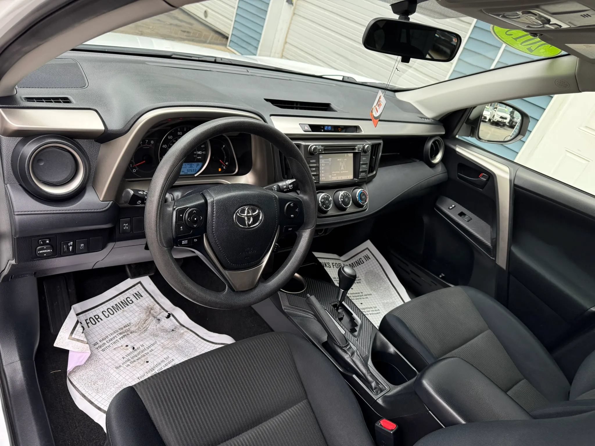Used 2015 Toyota RAV4 LE AWD/4WD image 9