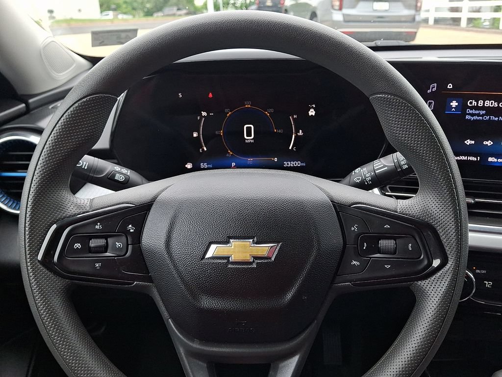 Used 2025 Chevrolet Trax LT FWD image 19
