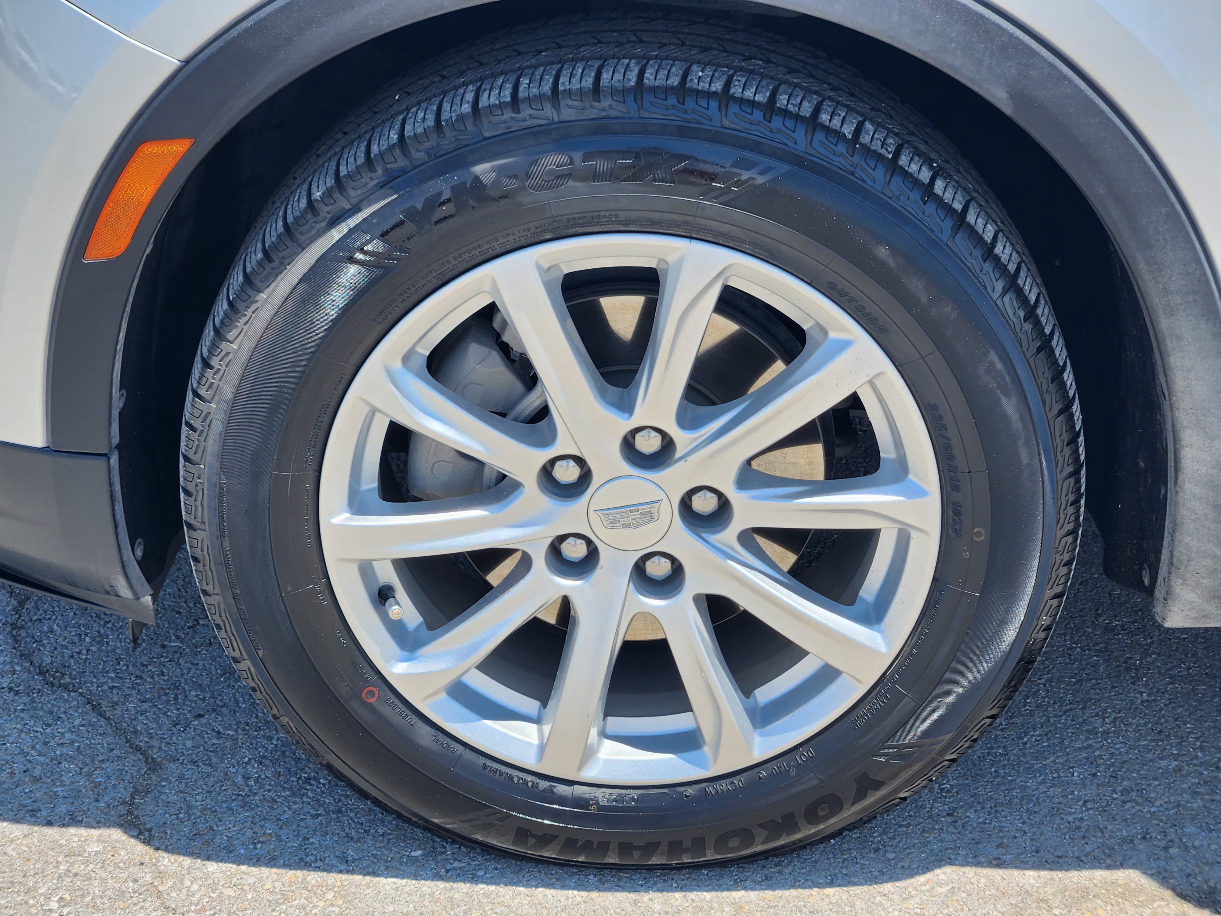 Used 2021 Cadillac XT4 Luxury w/ Cold Weather Package FWD image 10
