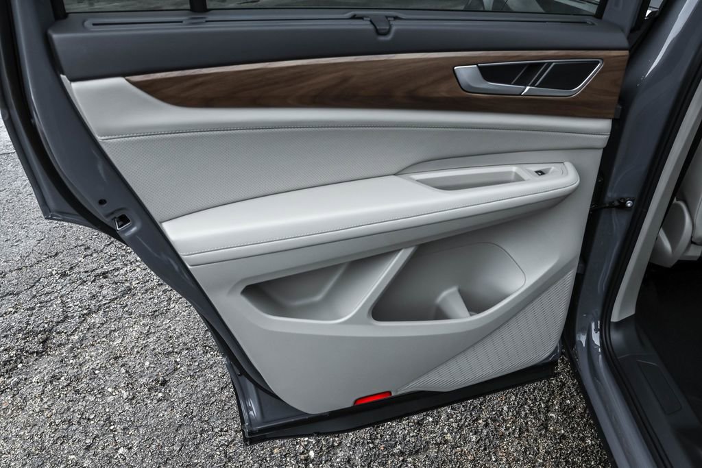 New 2026 Volkswagen Atlas SE image 32